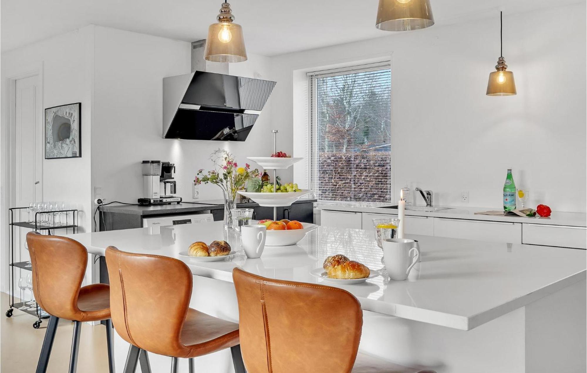 Gorgeous Home In Sunds With Kitchen מראה חיצוני תמונה