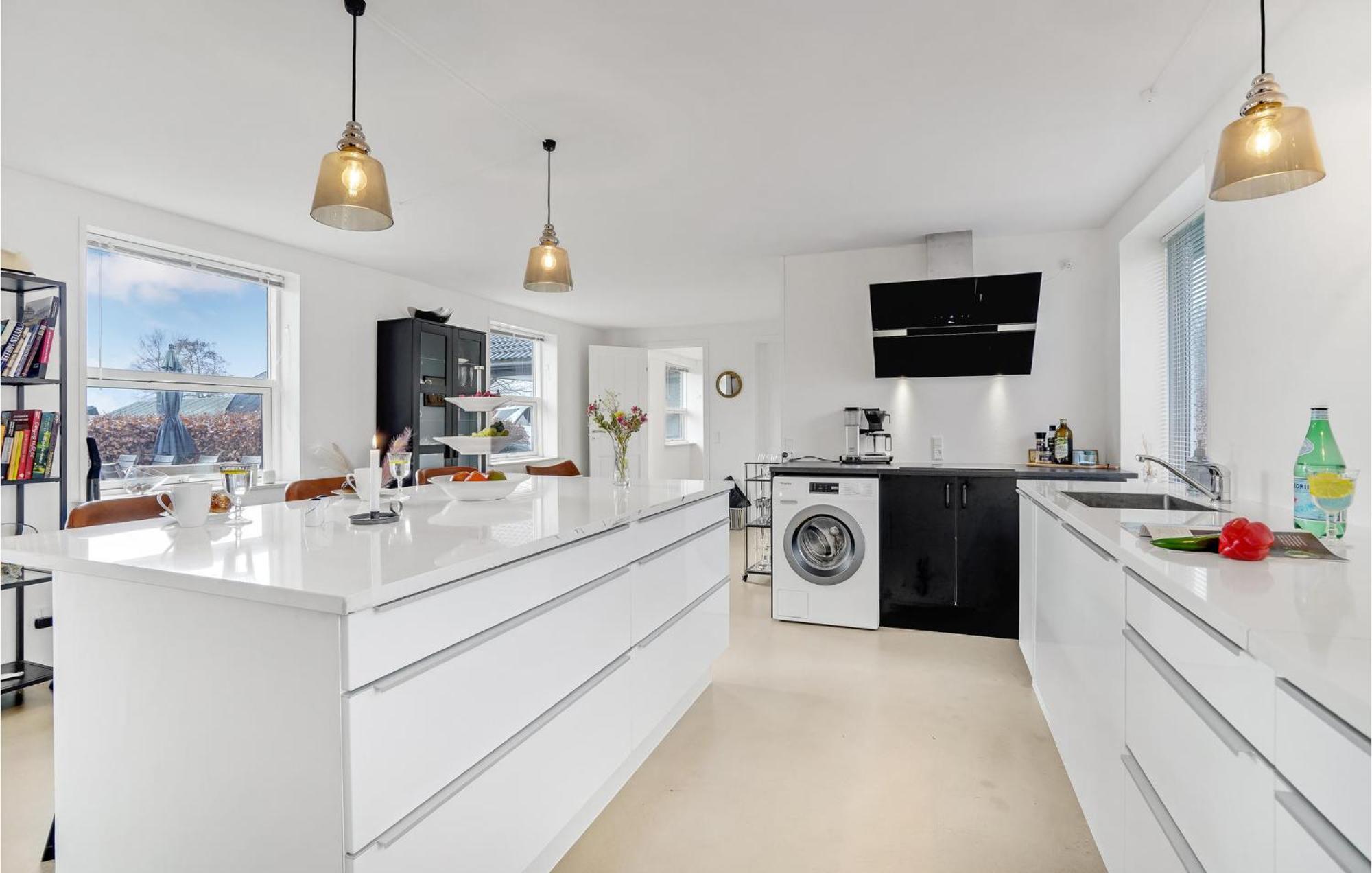 Gorgeous Home In Sunds With Kitchen מראה חיצוני תמונה